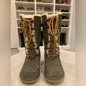 Knee High Green Suede Ugg (Vintage) Size 8